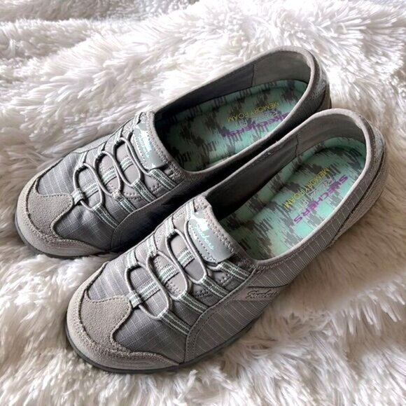 Sketchers Relaxed Fit Breathe Easy Allure Memory Foam Slip On Sneakers 9 - Picture 2 of 12